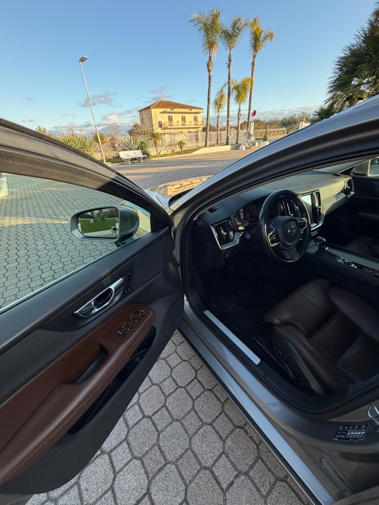 Volvo V60 D3 R-design