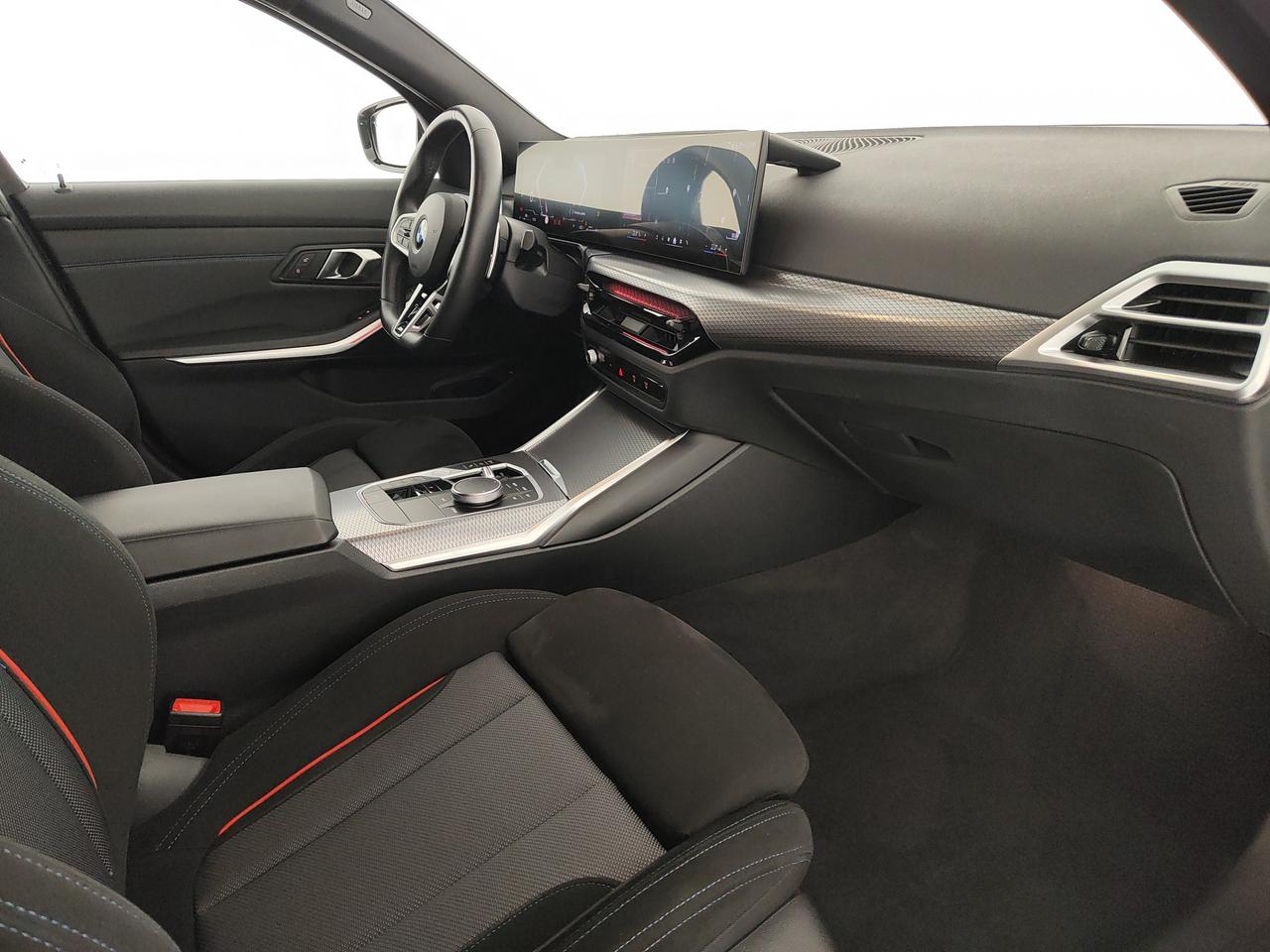 BMW 320d Touring mhev 48V xdrive MSport auto