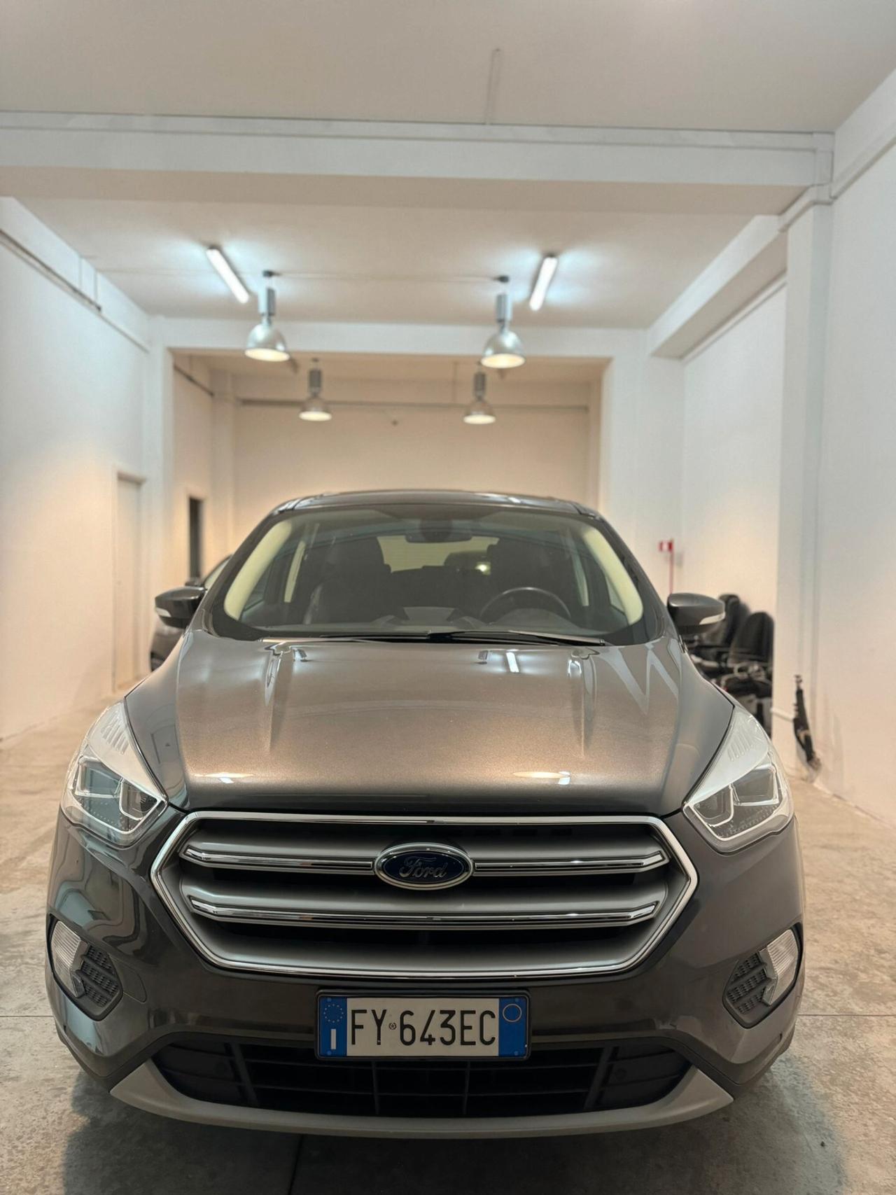 Ford Kuga 1.5 TDCI 120 CV S&S 2WD Powershift Edition