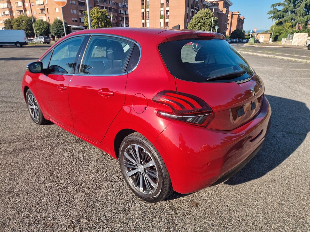 Peugeot 208 HDi 100cv 5 porte Allure