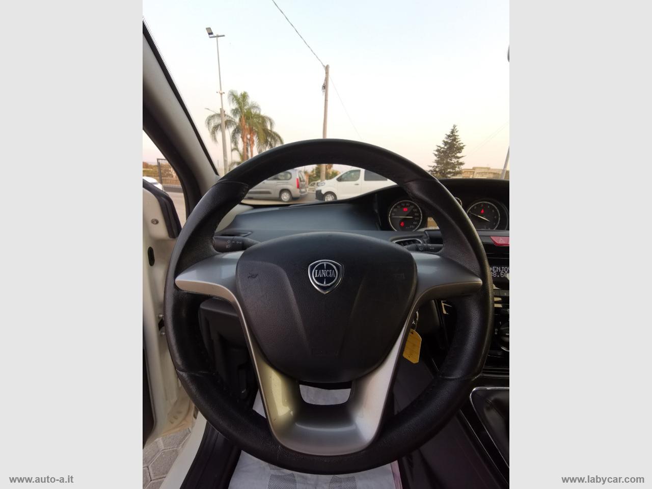 LANCIA Ypsilon 1.2 69 CV 5p. Platinum