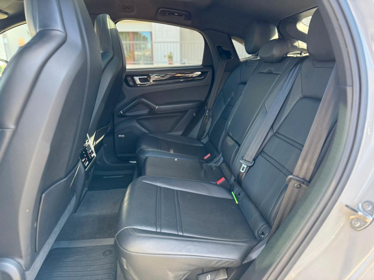 Porsche Cayenne 3.0 V6 E-Hybrid 462 CV