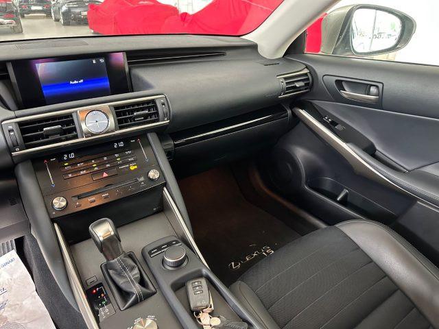 LEXUS IS 220d IS Hybrid Executive
