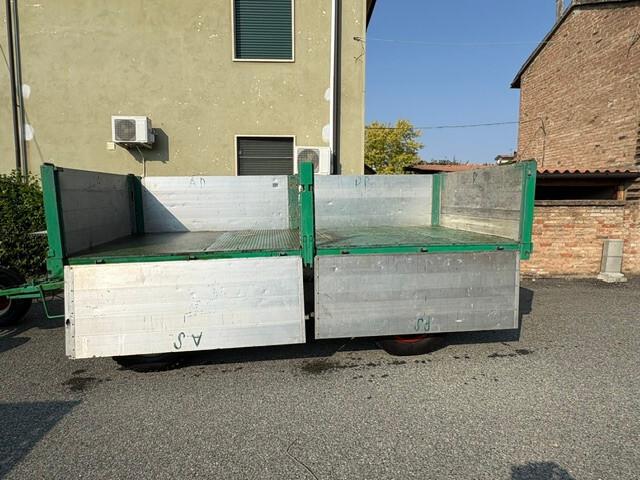Rimorchio agricolo Viberti 450 cm x 250 sponde e prolunghe paglia