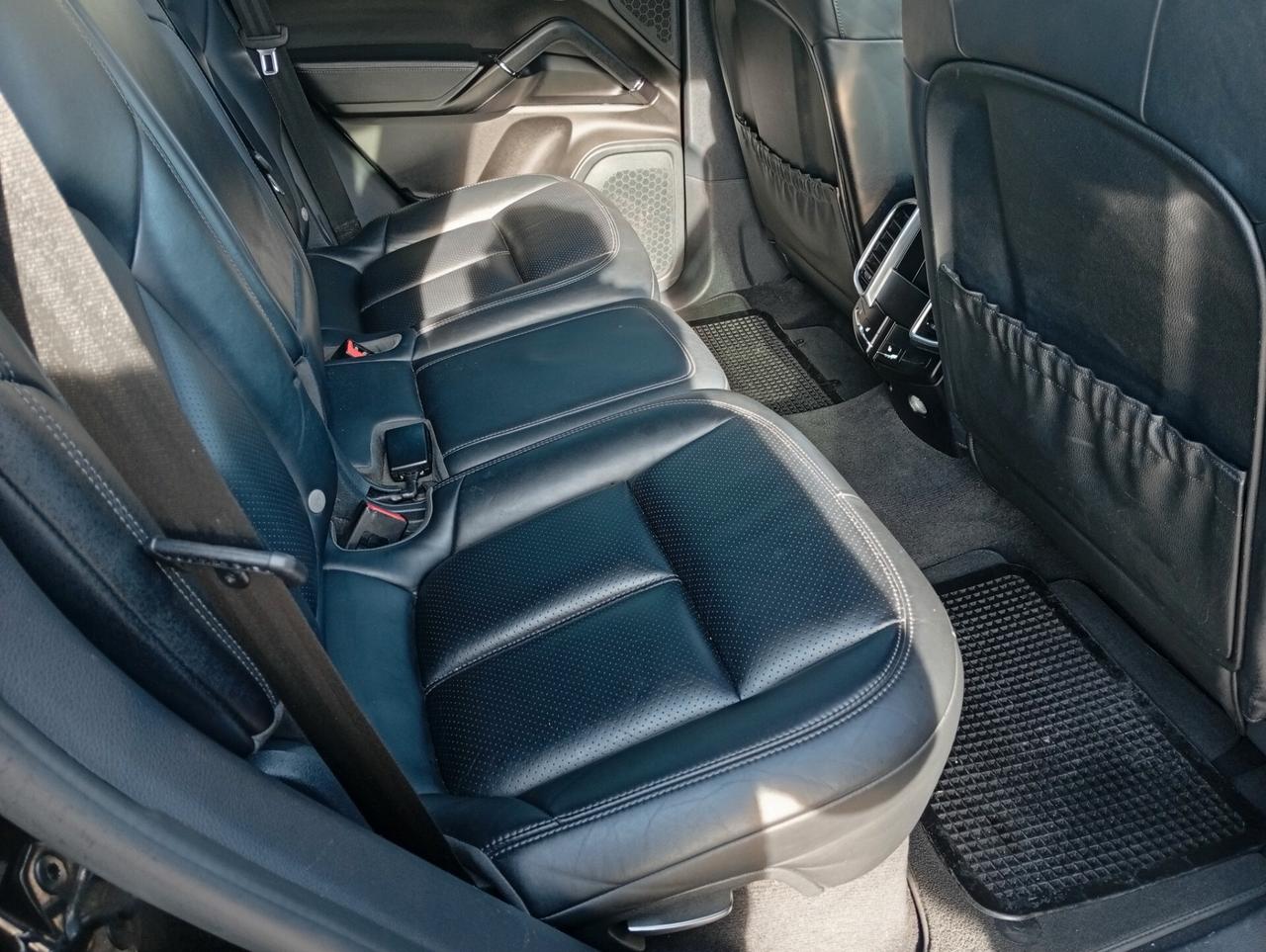 Porsche Cayenne 3.0 Diesel GANCIO TRAINO