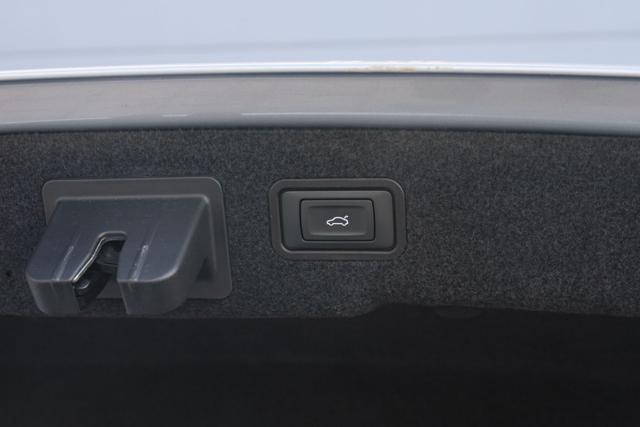 AUDI A8 55 TFSI 3.0 quattro tiptronic