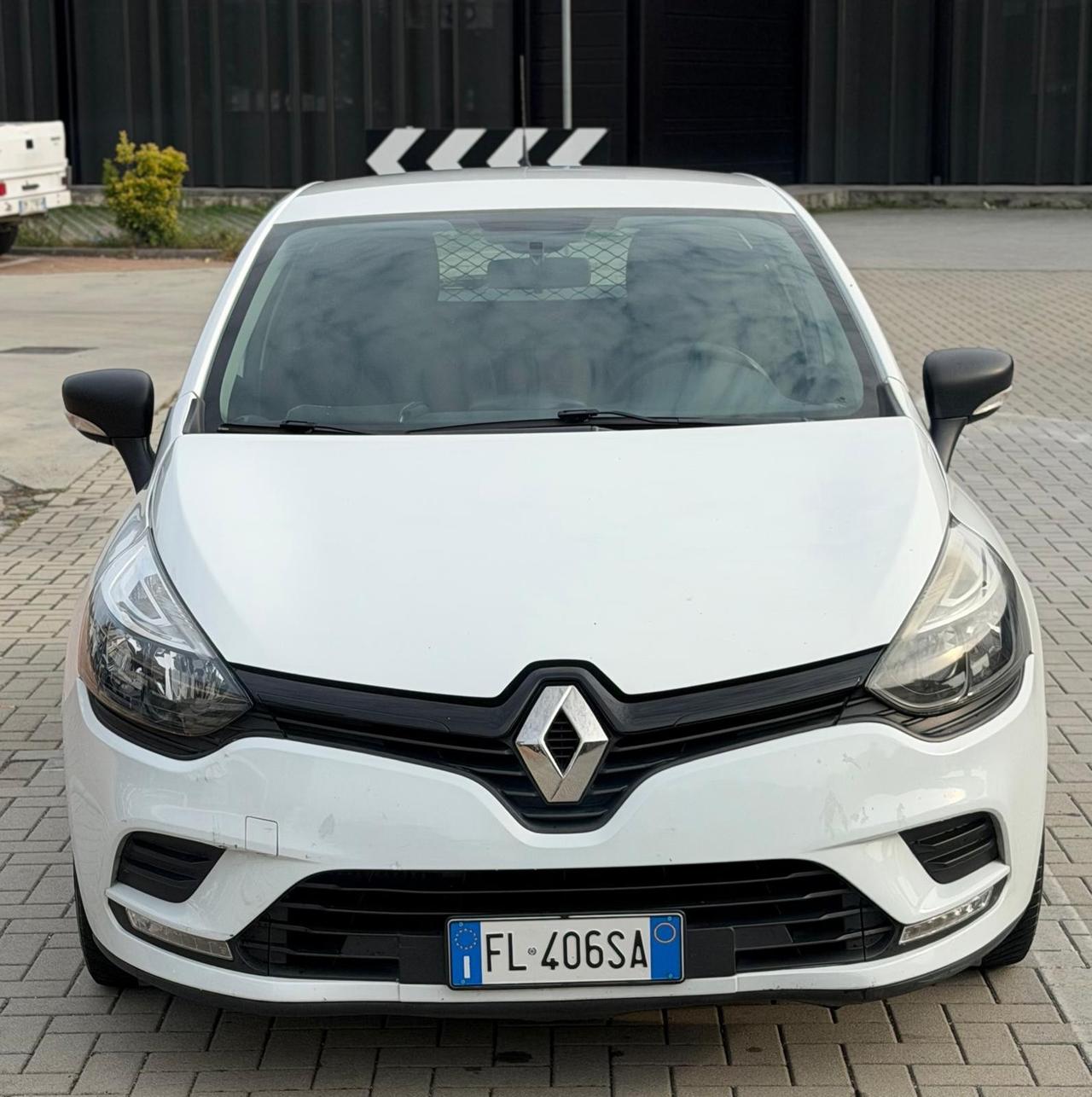 Renault Clio Van