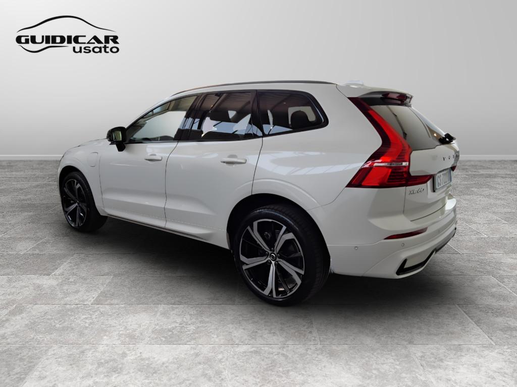 VOLVO XC60 II 2022 - XC60 2.0 t6 recharge phev obc 6,4kW Ultimate Dark awd auto