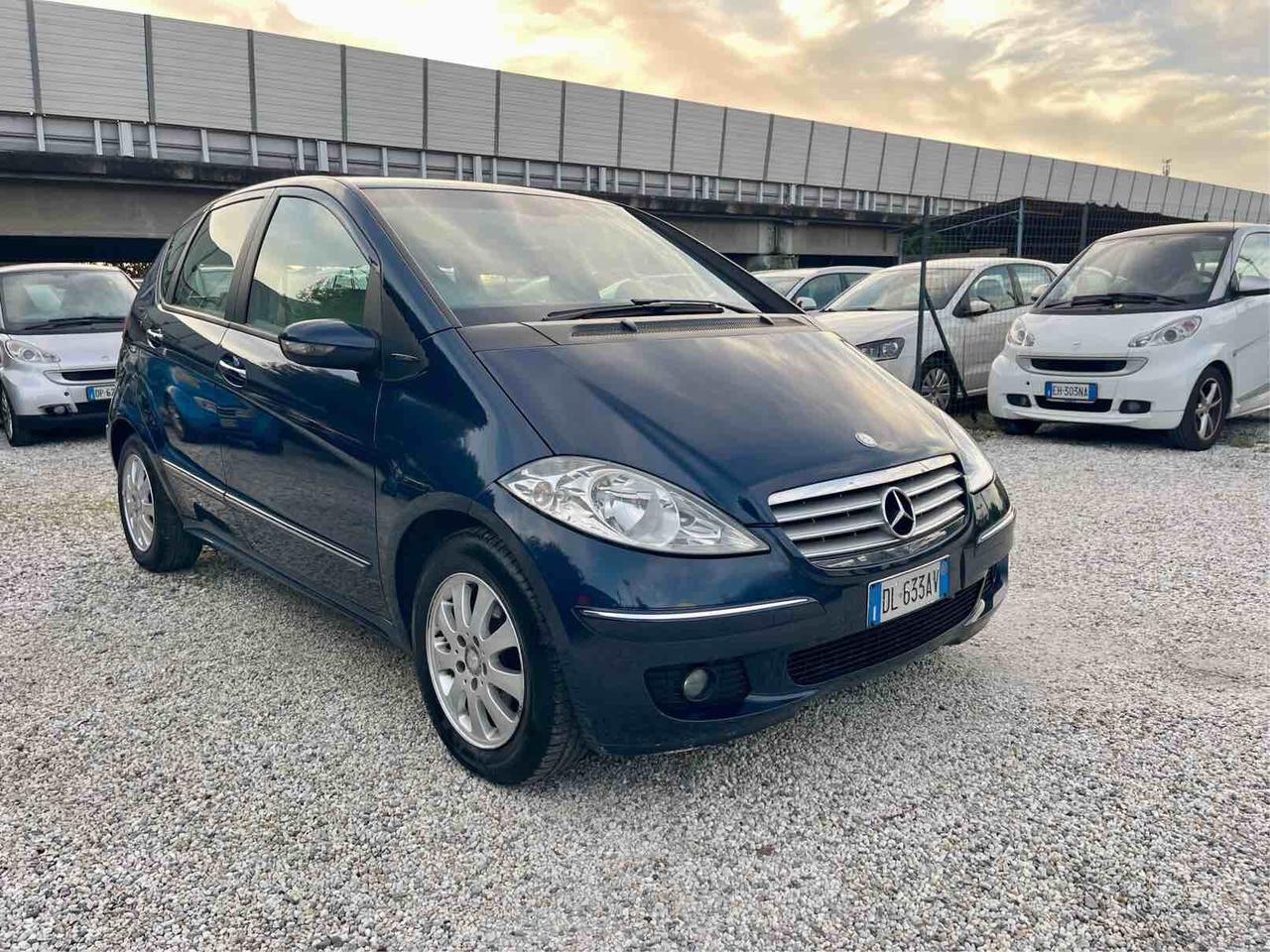 MERCEDES BENZ - A 180 CDI - ELEGANCE