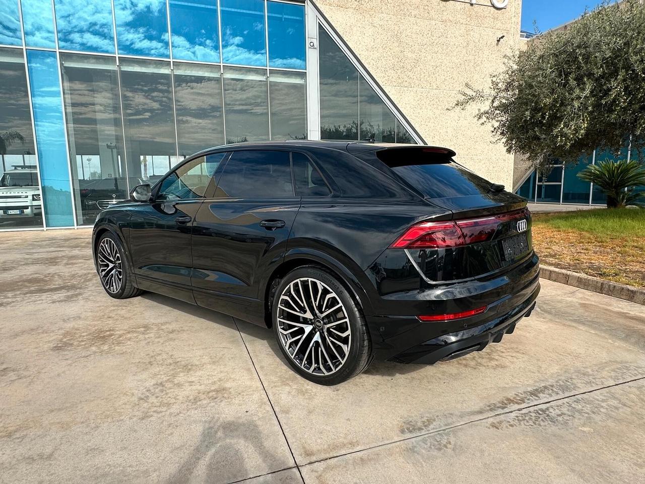 Audi Q8 SUV 45 TDI quattro tiptronic S line edition possibilità noleggio no scoring