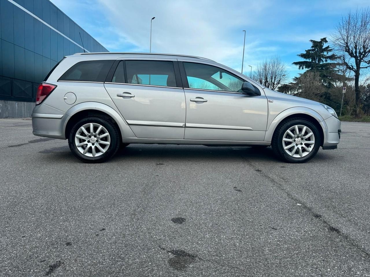 Opel Astra 1.6 16V Twinport Station Wagon Club