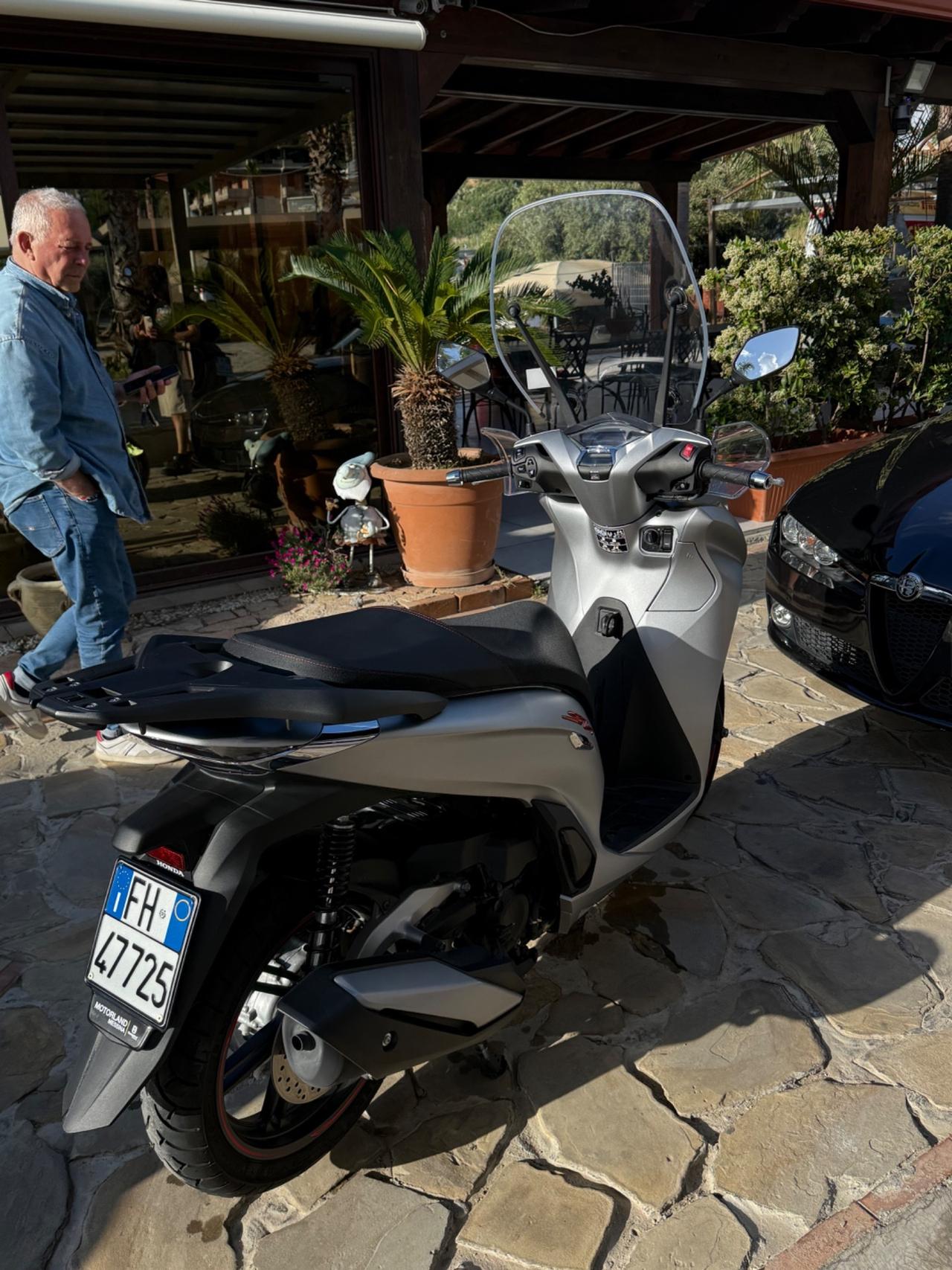 Honda SH 350 SPORT