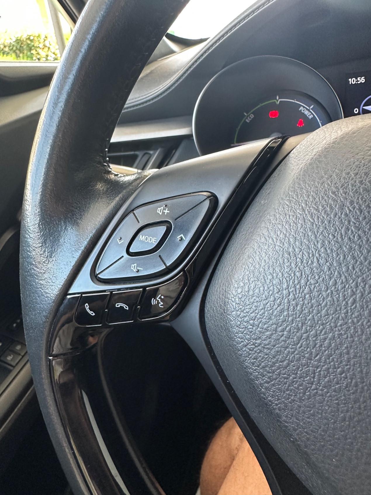 Toyota C-HR 1.8h Business e-cvt
