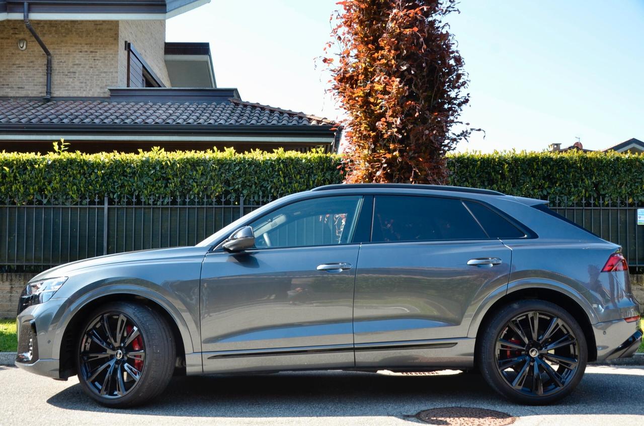 AUDI SQ8 4.0 TFSI QUATTRO 507cv TIPTRONIC, GAR, AUDI 12/27, SERVICE AUDI, UNICOPROPRIETARIO, EURO 6E, TETTO, MATRIX, BANG&OLUFSEN, SOFT CLOSE, SOSPENSIONI ADATTIVE, INSERTI CARBONIO, 23", PERMUTE