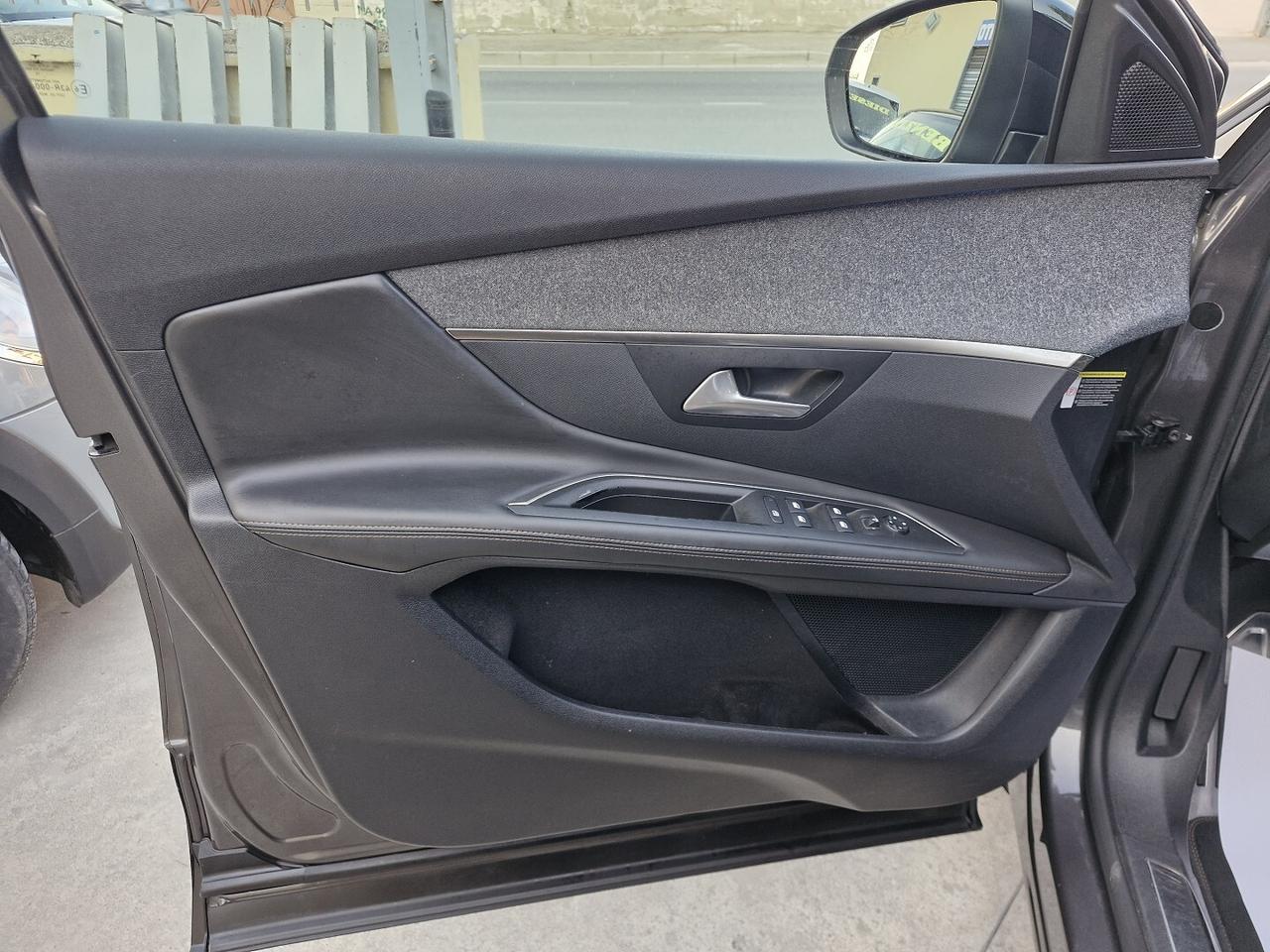 PEUGEOT 3008 1.5 BlueHDi GT line TETTO ANNO 2018