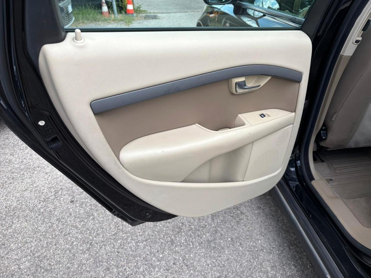 Volvo V70 2.0 F Kinetic GPL