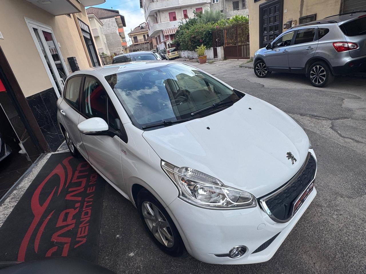Peugeot 208 1.4 HDi 68 CV 5 porte Allure