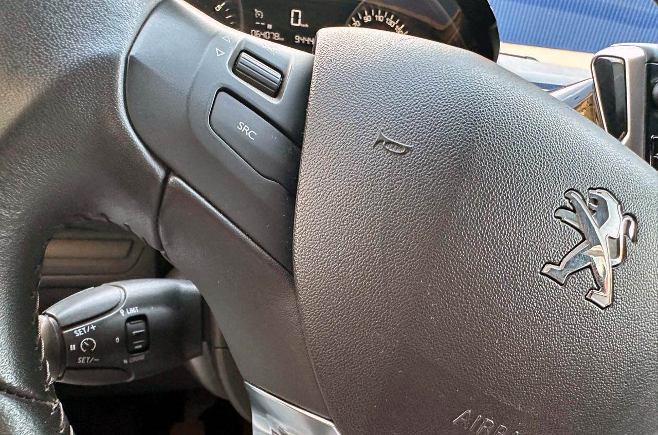 Peugeot 2008 PureTech 82 CV Unico Proprietario