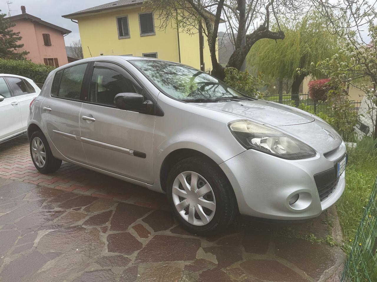 Renault Clio 1.2 16V 5 porte Dynamique 06/2011