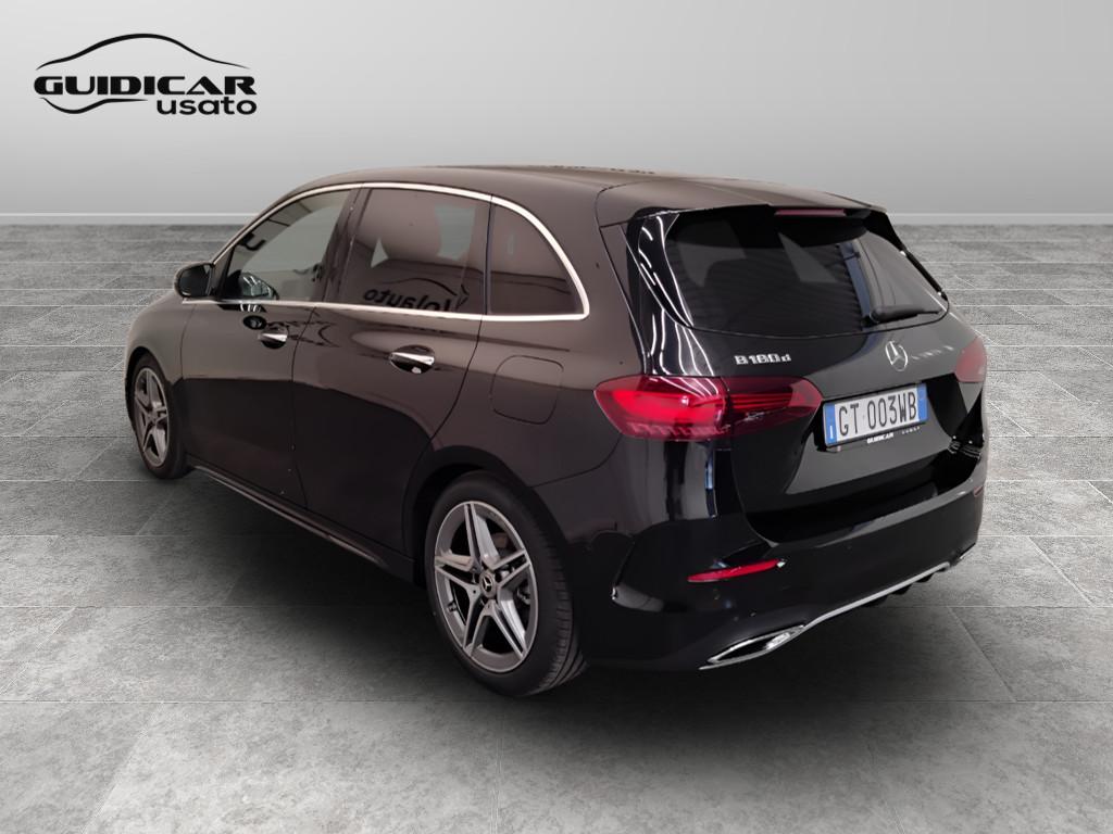 Mercedes-Benz Classe B - W247 2023 - B 180 d AMG Line Advanced Plus auto