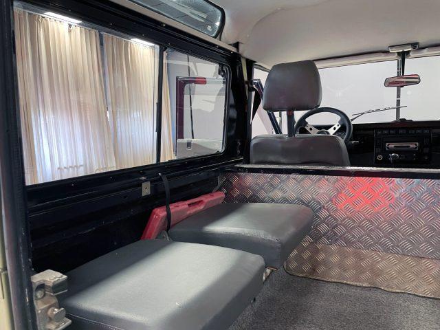 LAND ROVER Defender DEFENDER 90 2.0 FAM COUNTY SW