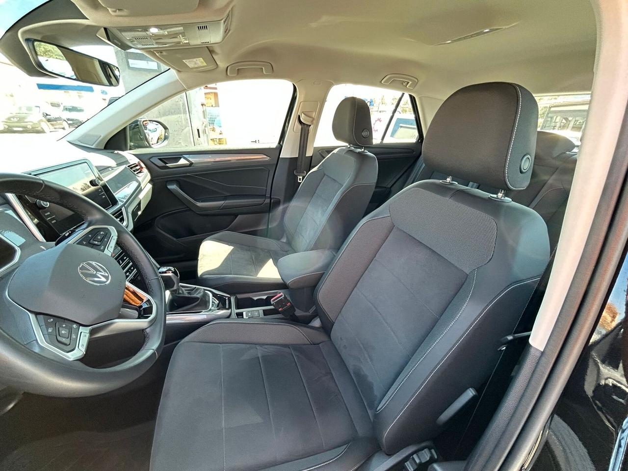 VOLKSWAGEN T ROC FULL OPTIONAL - RATA DA 299 EURO AL MESE