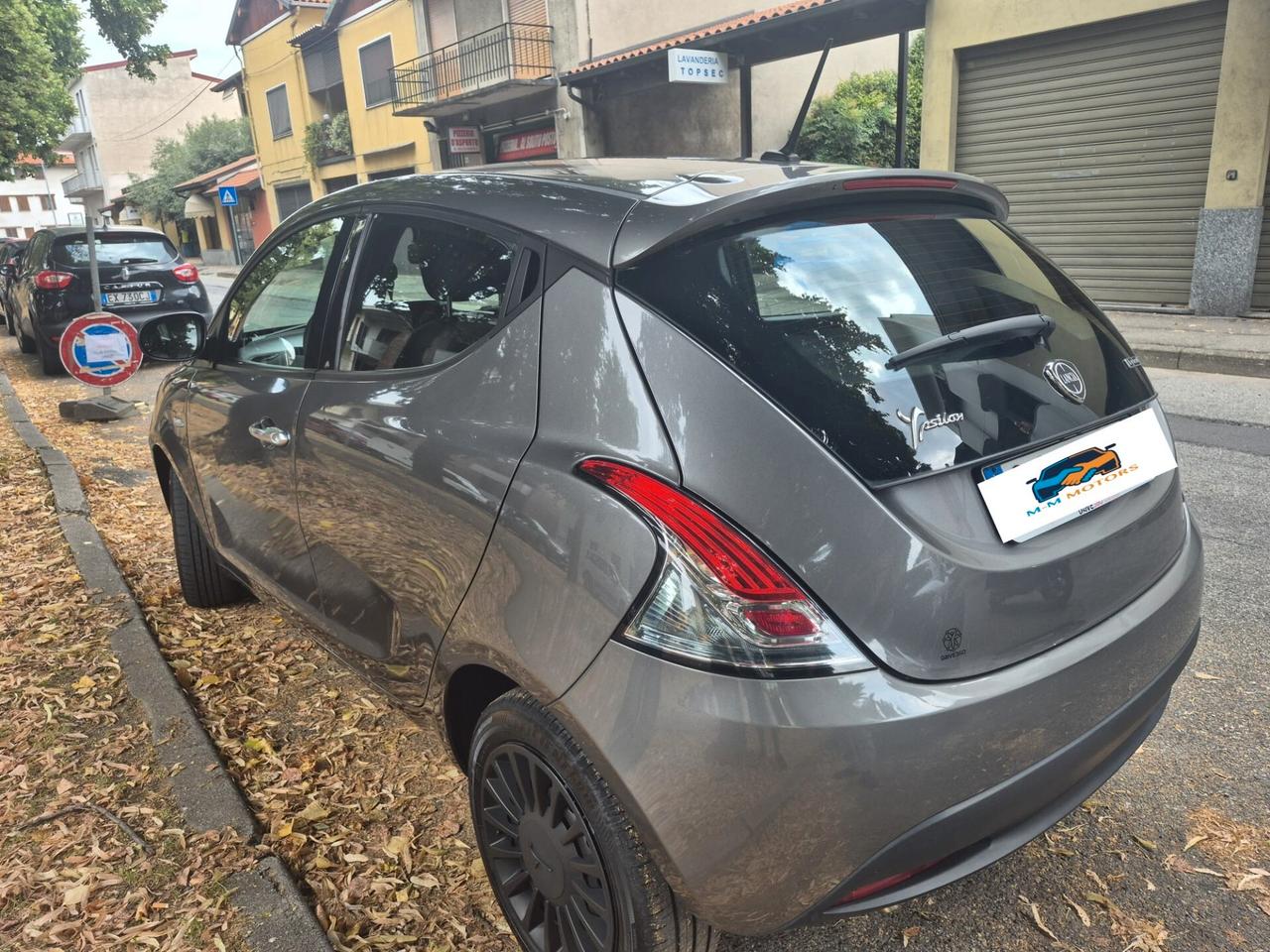 Lancia Ypsilon 1.0 FireFly 5 porte S&S Hybrid Silver