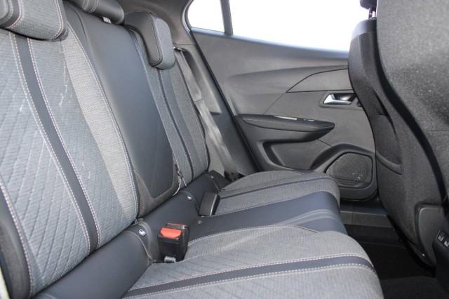 Peugeot 2008 1.2 puretech Allure 100cv con CarPlay