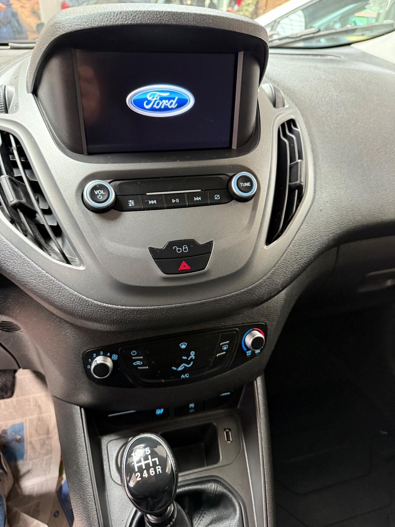 Ford Transit courier