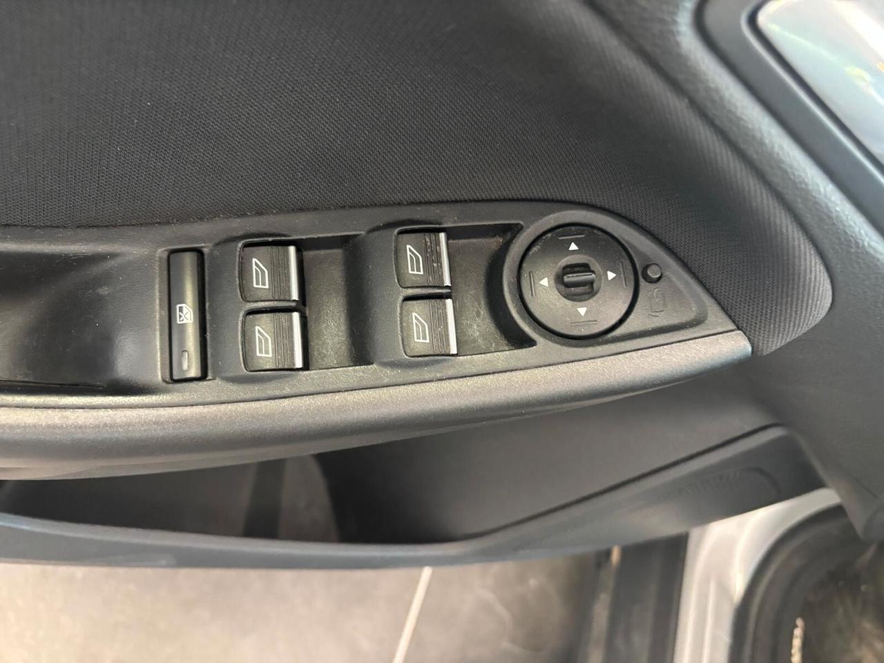FORD FOCUS ANNO 2018 DS 1.5 ADATTA NEOPATENTATI KM 121 mila