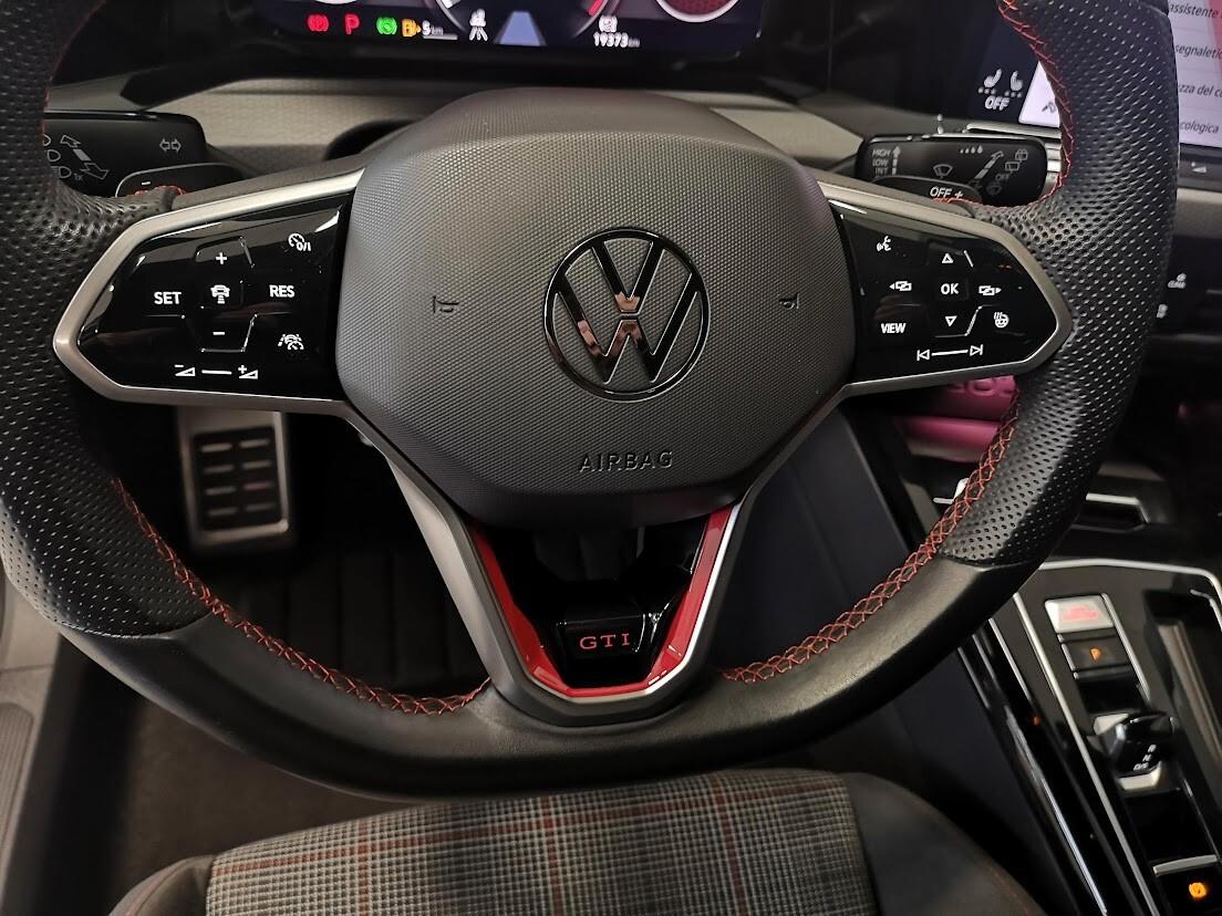 Volkswagen Golf GTI 2.0 TSI DSG