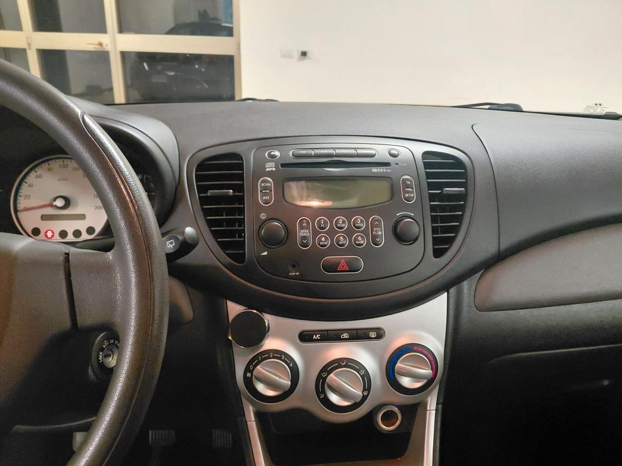 HYUNDAI I10 ANNO 2010 BZ 1.1 ADATTA NEOPATENTATI KM 58 MILA