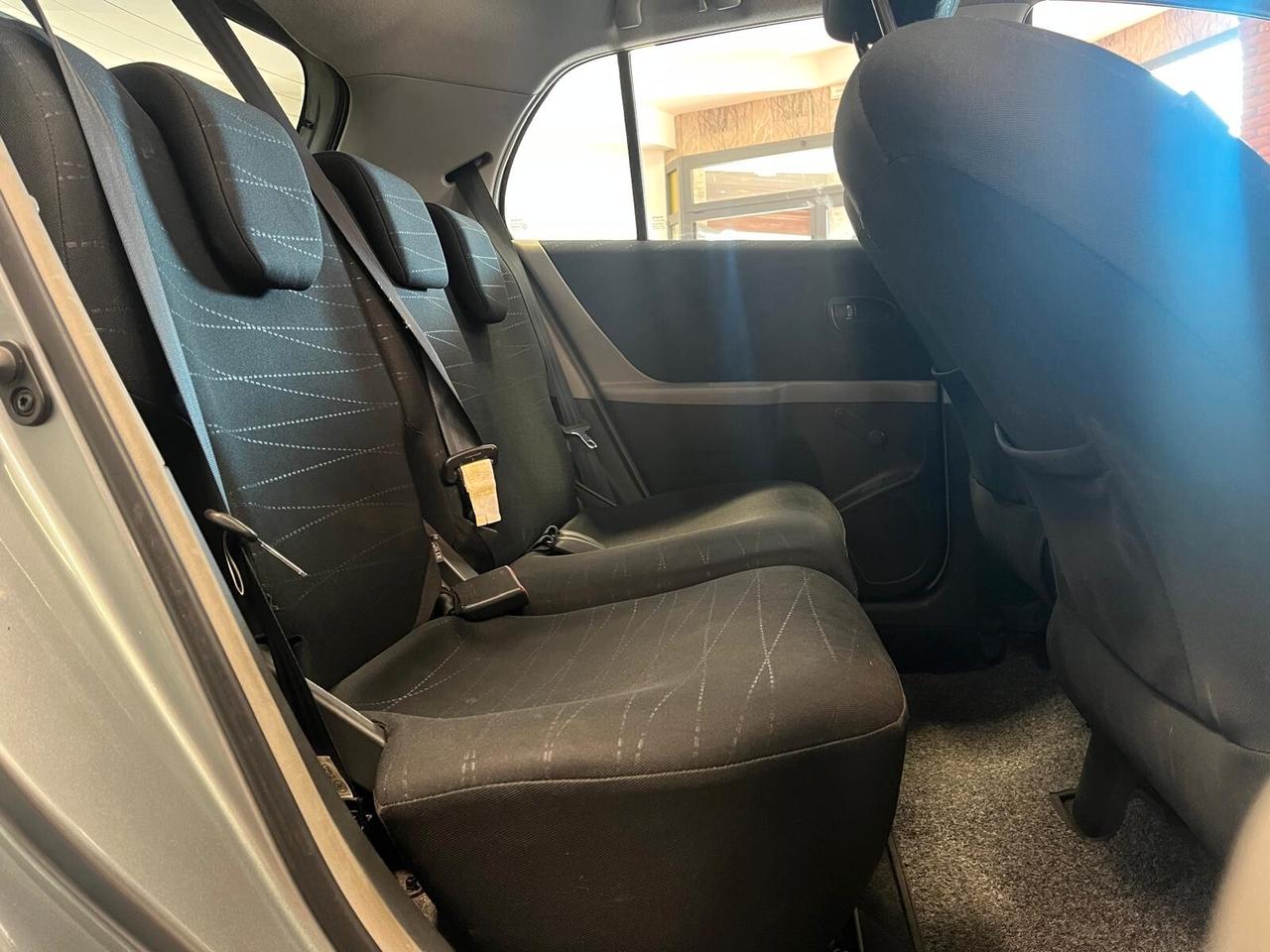 Toyota Yaris 1.0 5 porte Sol