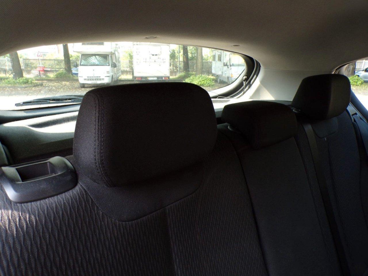 BMW 118 d Advantage 5p auto