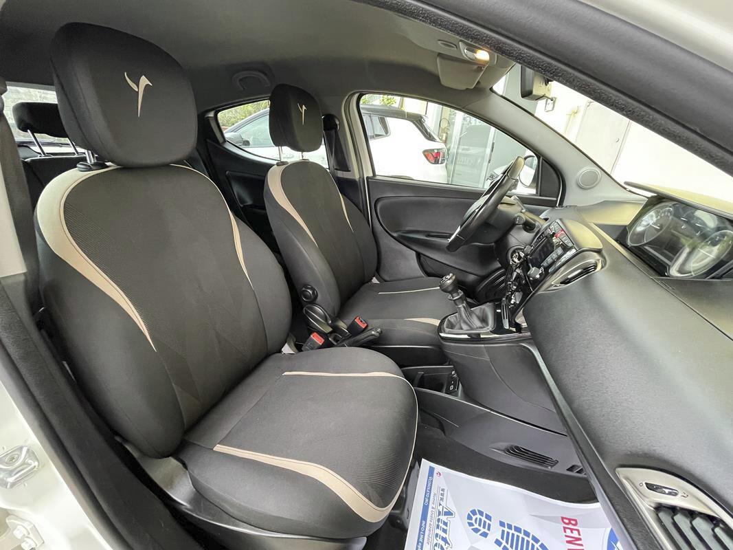 Lancia Ypsilon 1.2 69 CV Gold Plus Black and Noir - 70 Aziendale