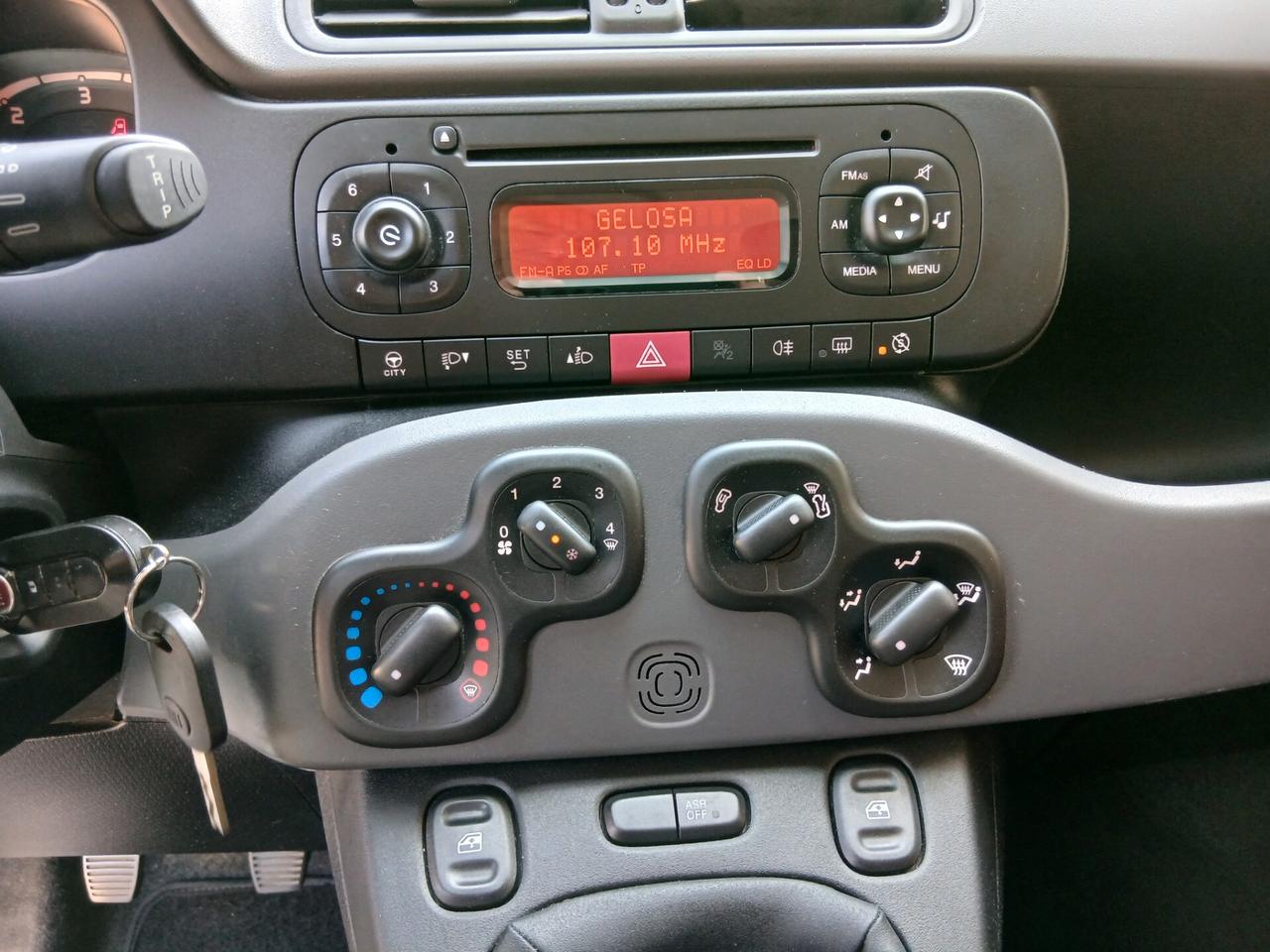 Fiat Panda 1.3 MJT 95 CV S&S Easy + gancio a € 169 mese