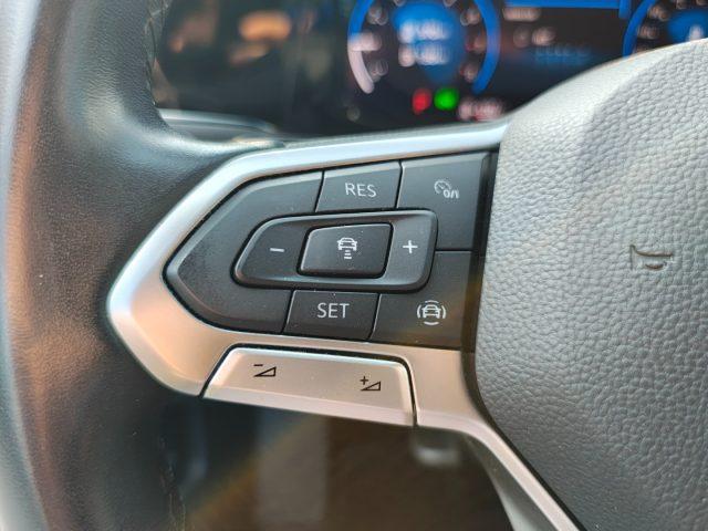 VOLKSWAGEN Golf 1.5 TGI DSG Life