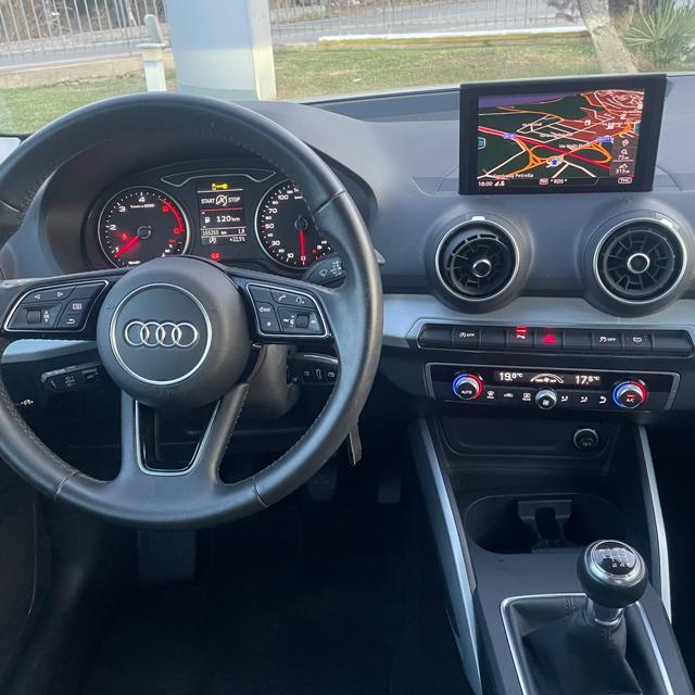 AUDI Q2 35 TDI Business