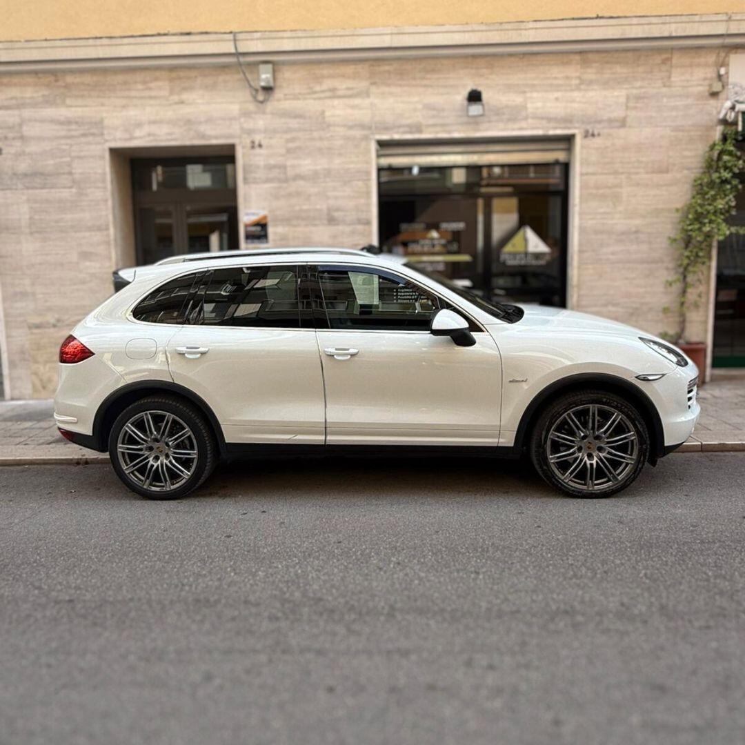 Porsche Cayenne 3.0 Diesel **FULL**
