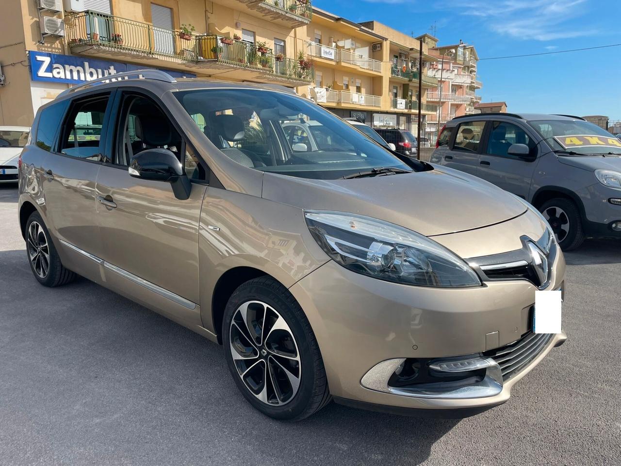 Renault Grand Scenic dCi 8V 110 CV EDC 7 POSTI