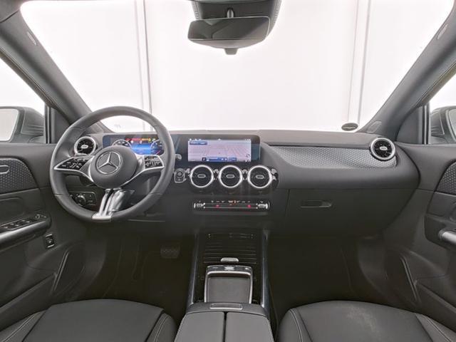 MERCEDES-BENZ GLA 180 Automatic Progressive Advanced