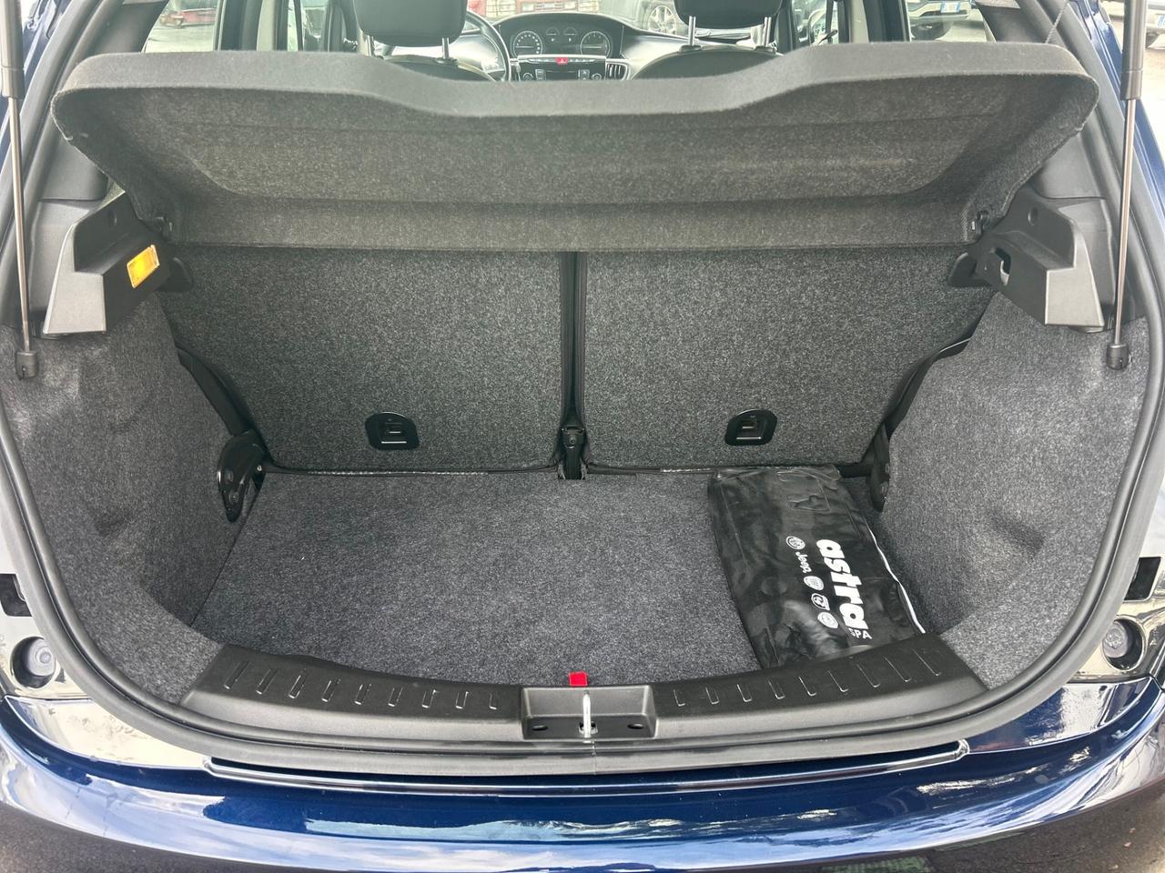 Lancia Ypsilon 1.0 Hybrid Ecochic