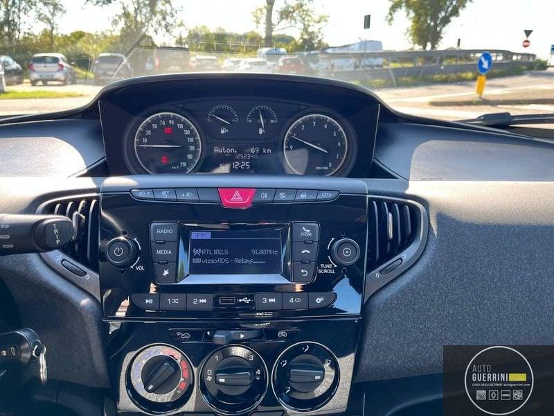 Lancia Ypsilon Ypsilon 1.0 FireFly 5 porte S&S Hybrid Ecochic Silver