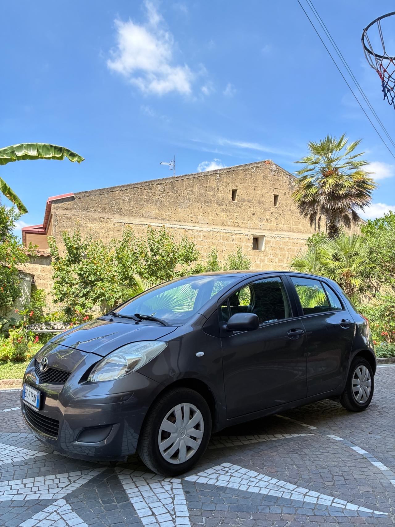 Toyota Yaris 1.0 5 porte