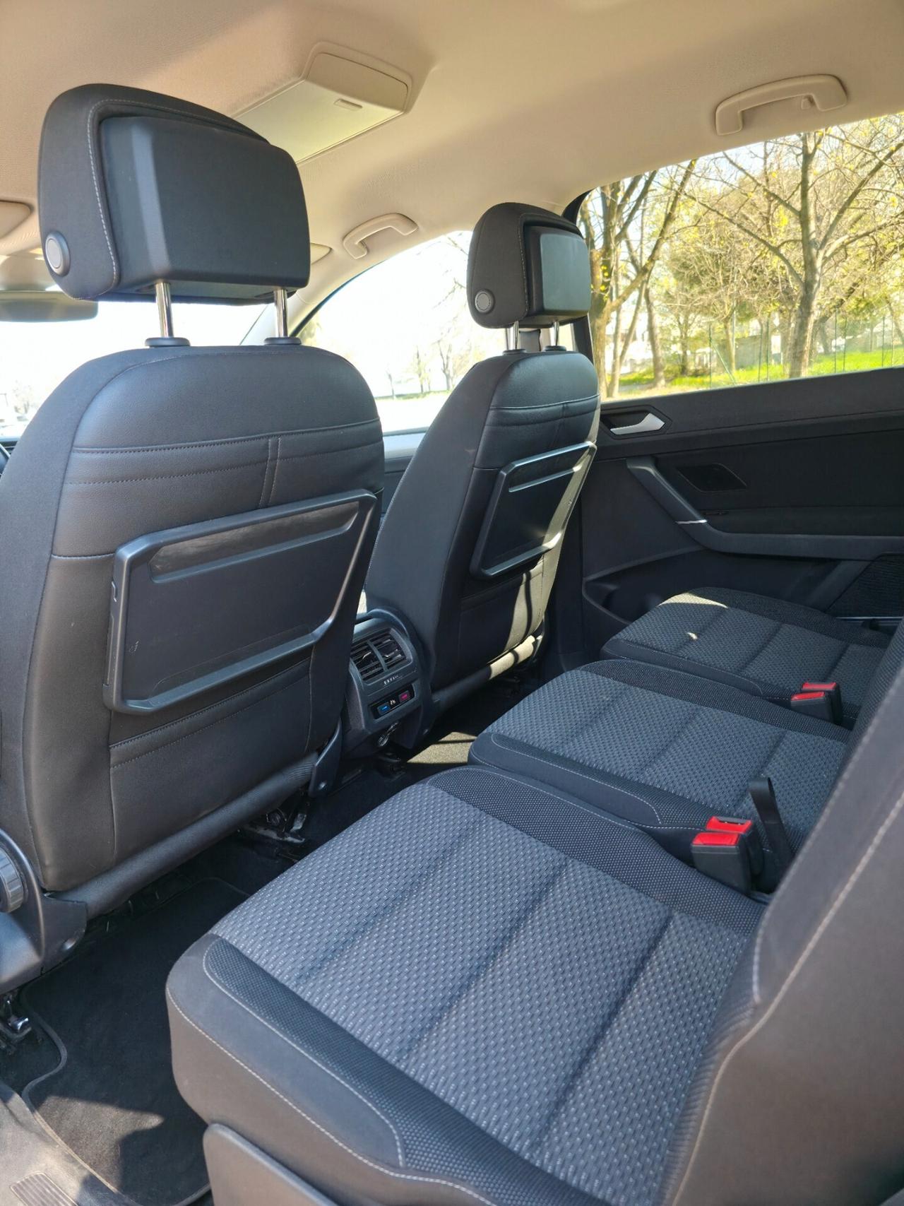 Volkswagen Touran 7 Posti 2.0 TDI 150 CV SCR DSG Executive BlueMotion Tech. TAGLIANDI UFFICIALI