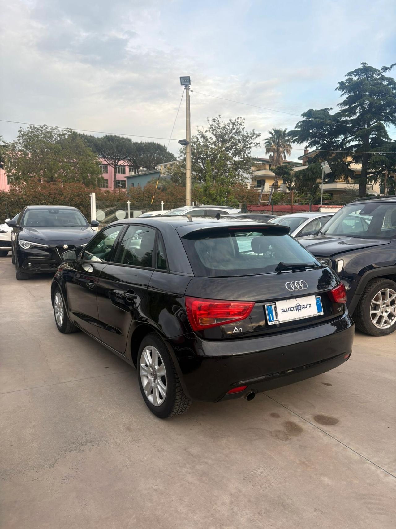 Audi A1 1.6 TDI 5 porte NEOPATENTATI