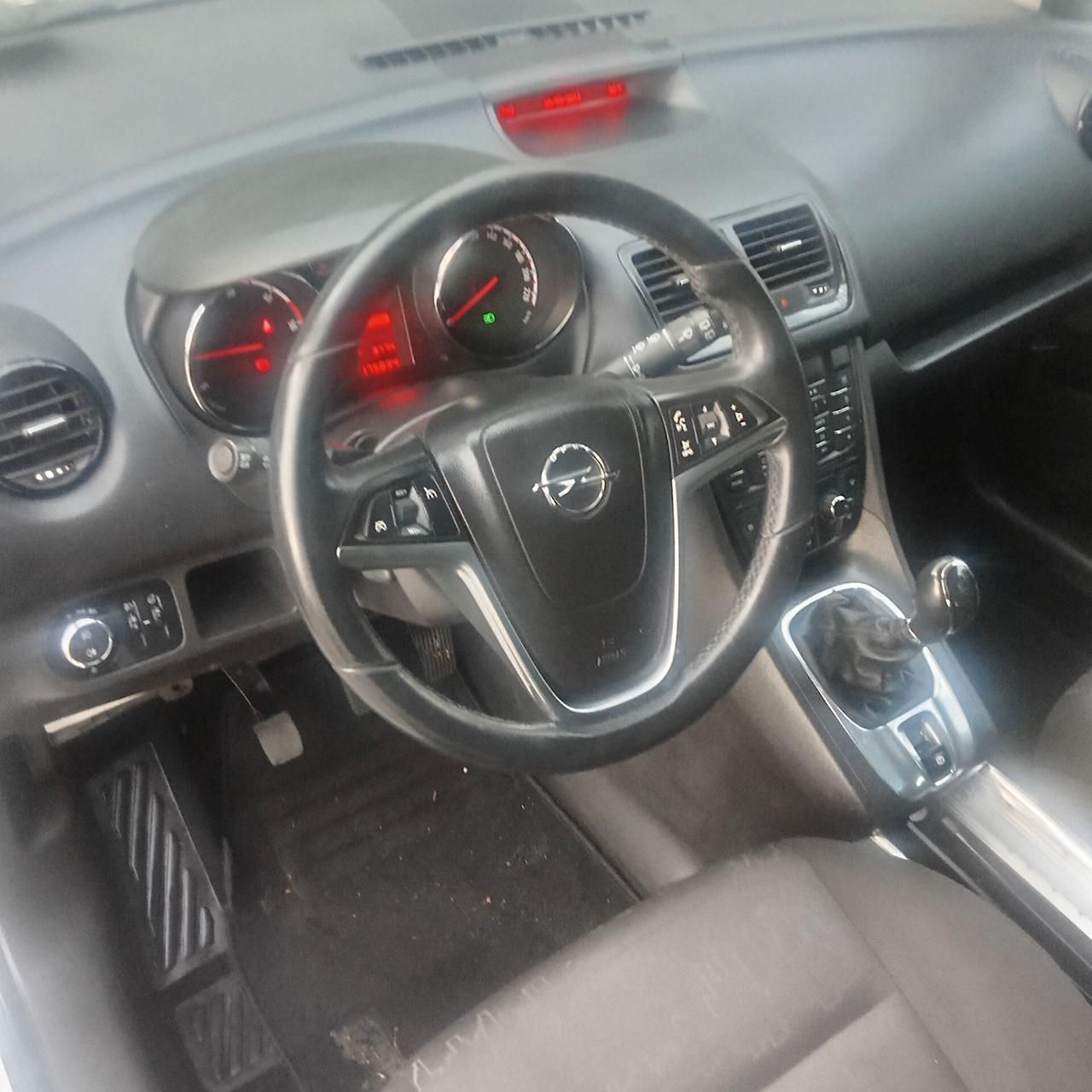 Opel Meriva 1.3 CDTI 75cv 011