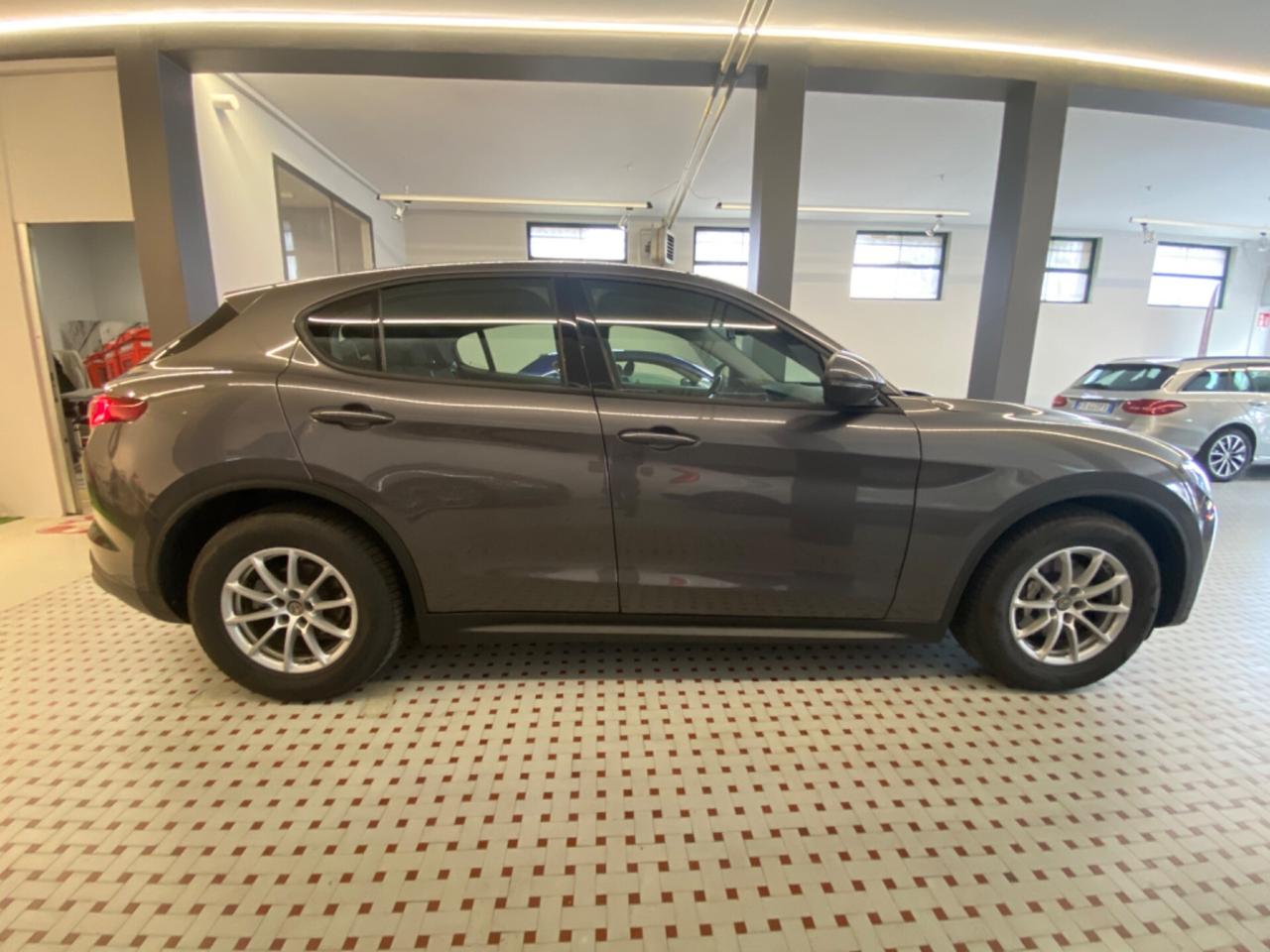 Alfa Romeo Stelvio 2.2 160