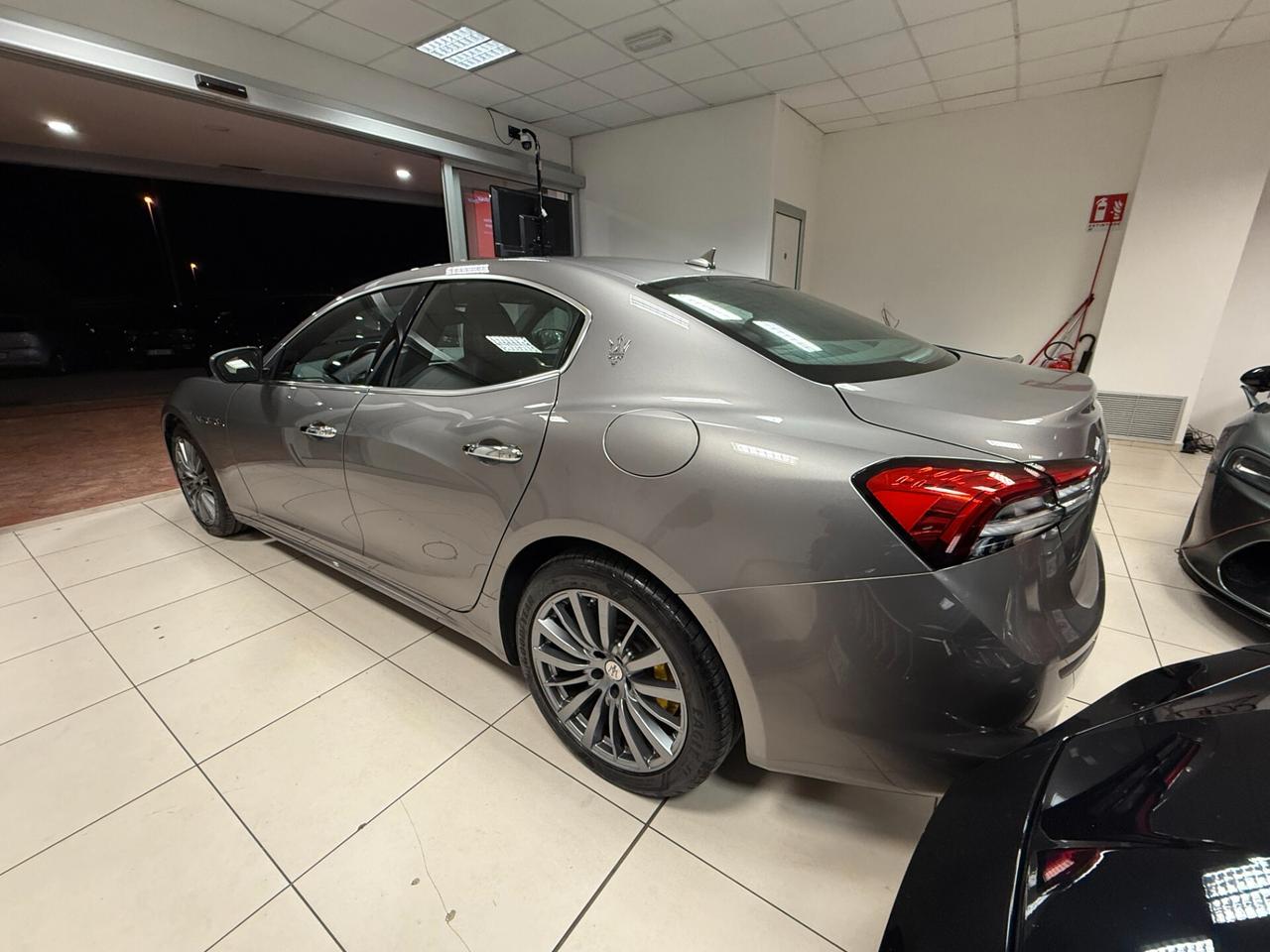 Maserati Ghibli 330 CV MHEV GT