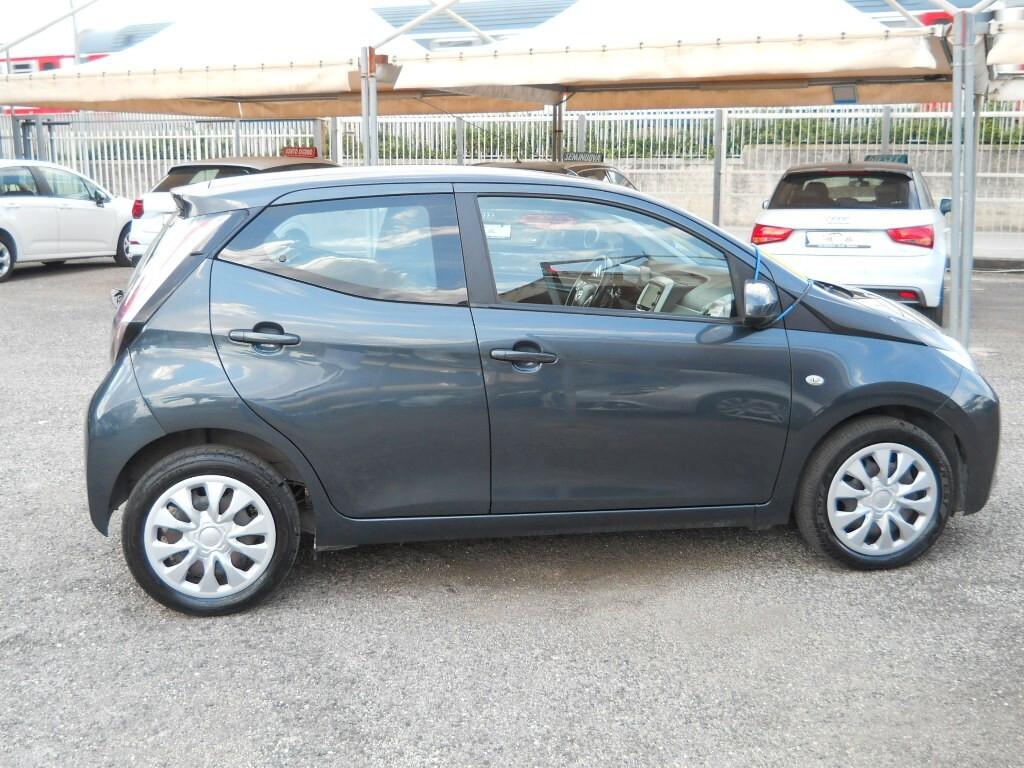 Toyota Aygo 1.0 VVT-i 72 CV 5 porte automatica